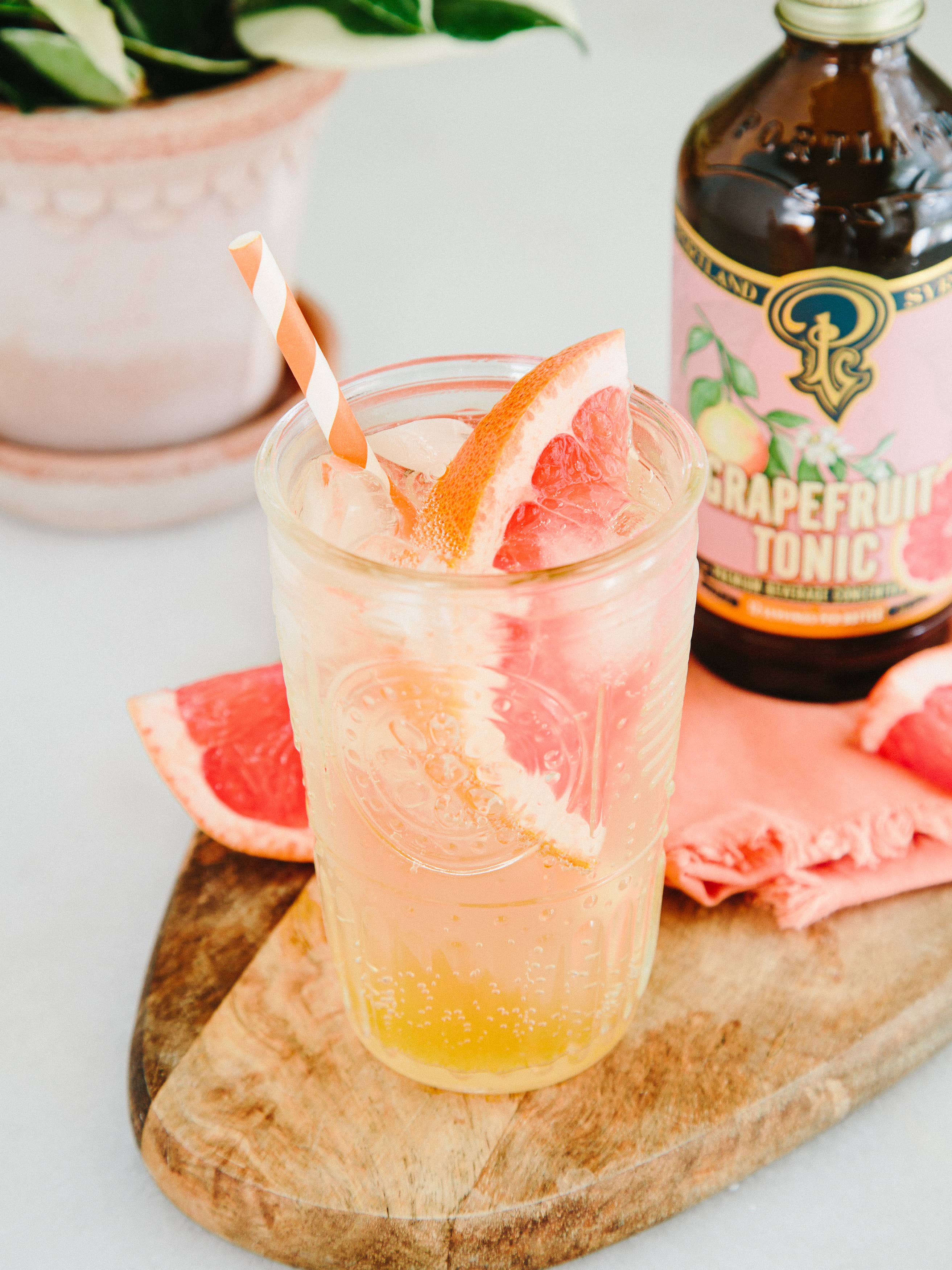 Grapefruit Tonic 12oz - cocktail / mocktail beverage mixer, photo 3 of 8
